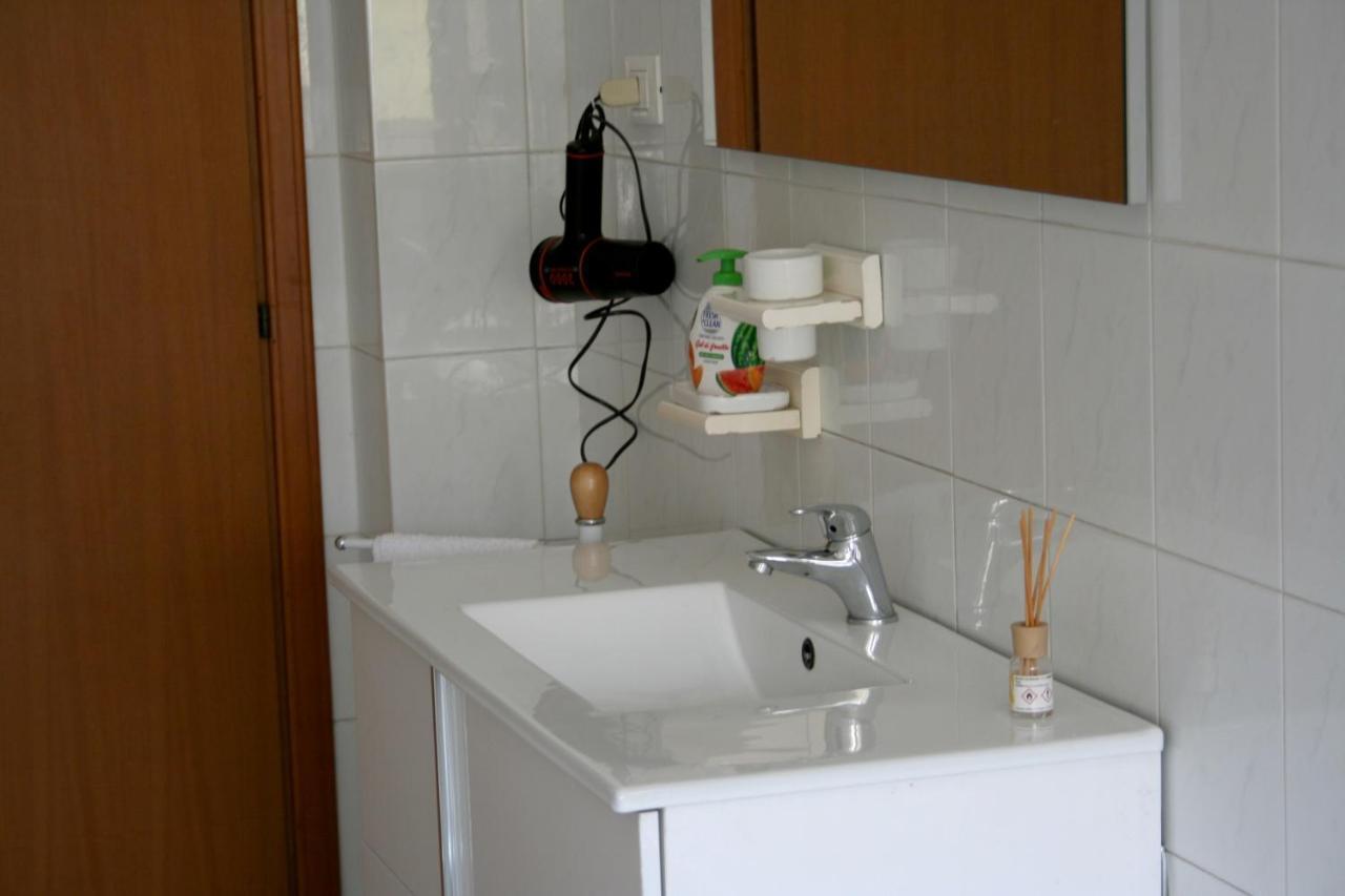2 Bedrooms Appartement At Pescara 300 M Away From The Beach With Balcony And Wifi ภายนอก รูปภาพ