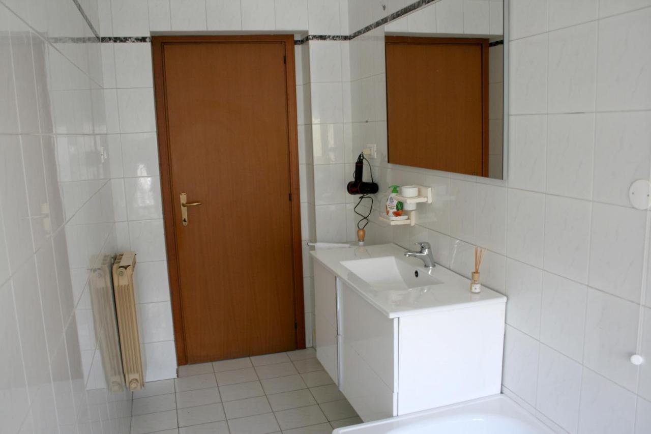 2 Bedrooms Appartement At Pescara 300 M Away From The Beach With Balcony And Wifi ภายนอก รูปภาพ