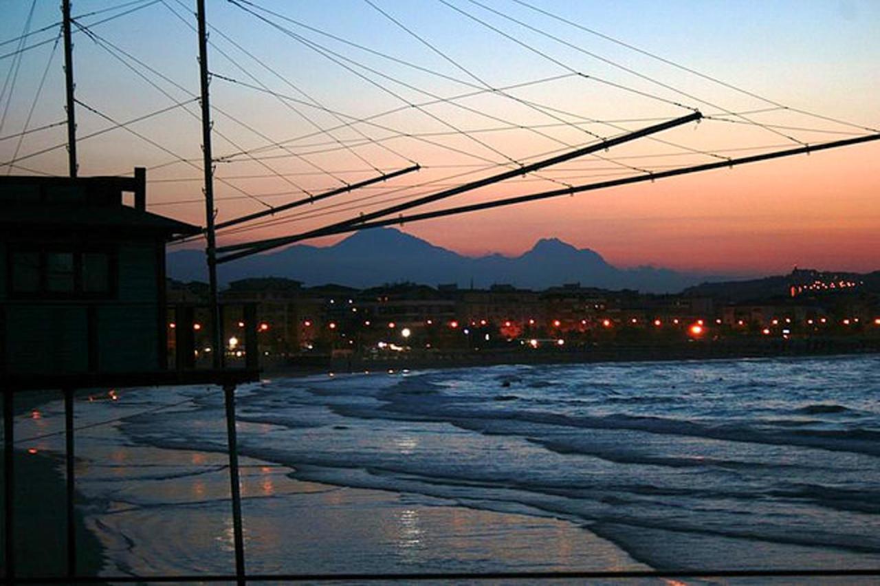2 Bedrooms Appartement At Pescara 300 M Away From The Beach With Balcony And Wifi ภายนอก รูปภาพ