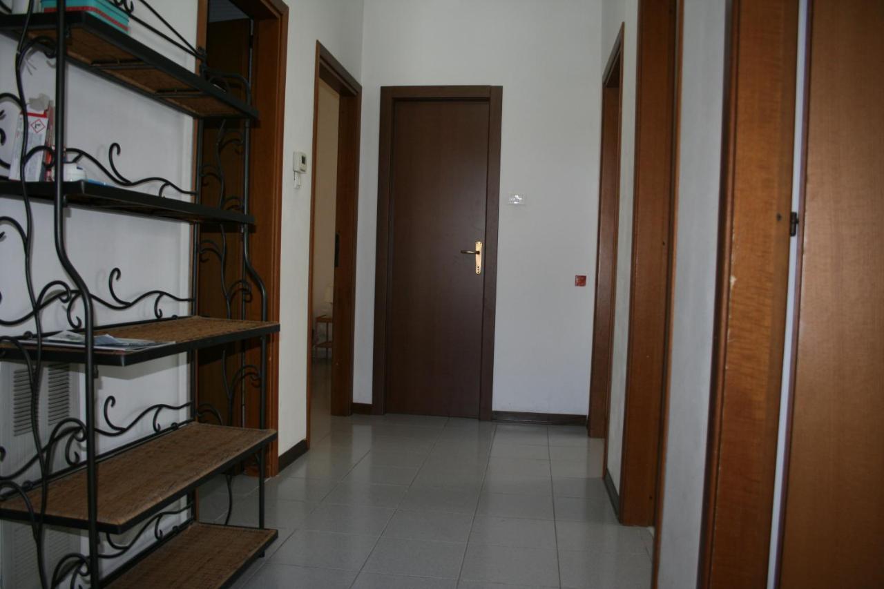 2 Bedrooms Appartement At Pescara 300 M Away From The Beach With Balcony And Wifi ภายนอก รูปภาพ