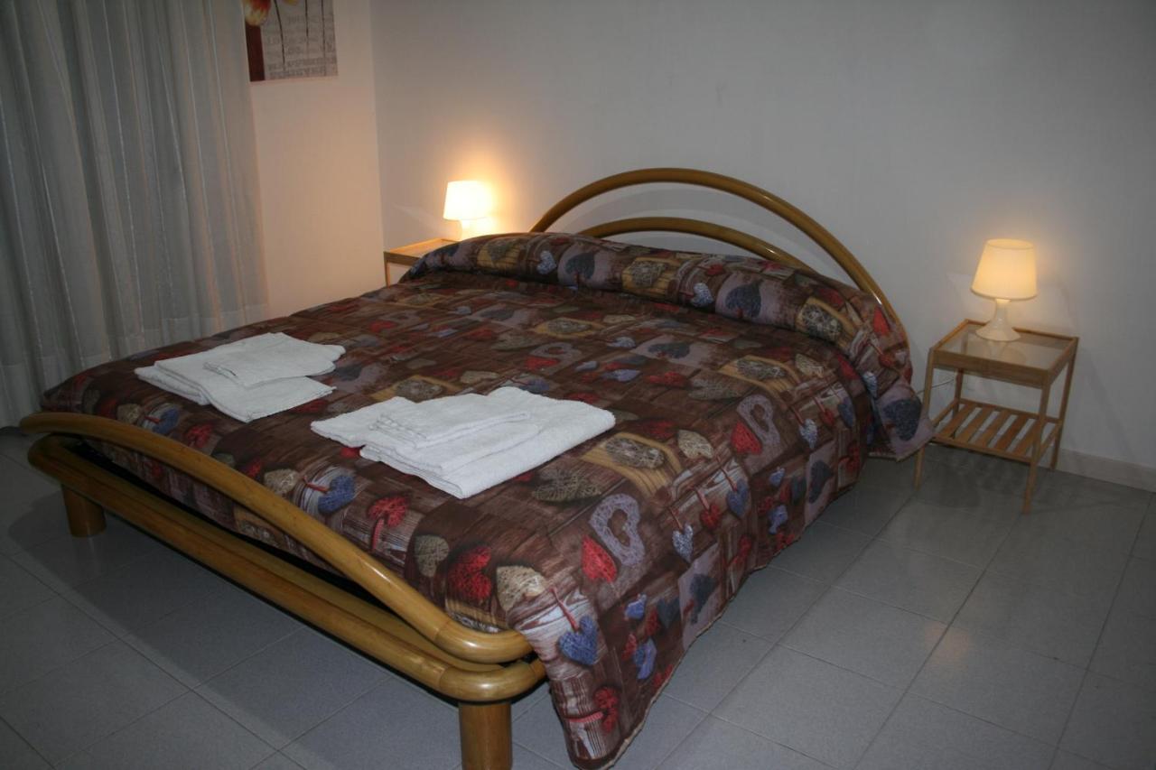 2 Bedrooms Appartement At Pescara 300 M Away From The Beach With Balcony And Wifi ภายนอก รูปภาพ